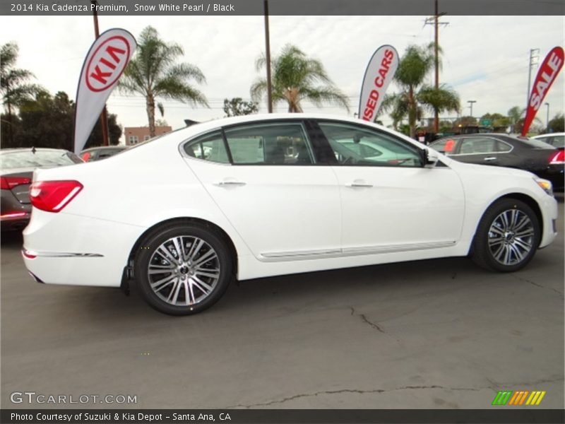 Snow White Pearl / Black 2014 Kia Cadenza Premium
