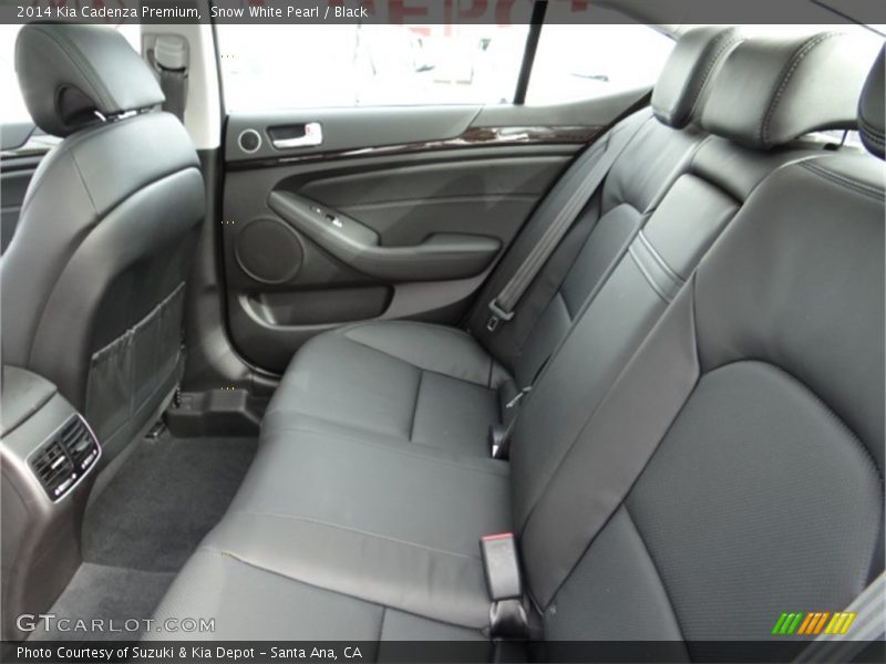 Snow White Pearl / Black 2014 Kia Cadenza Premium