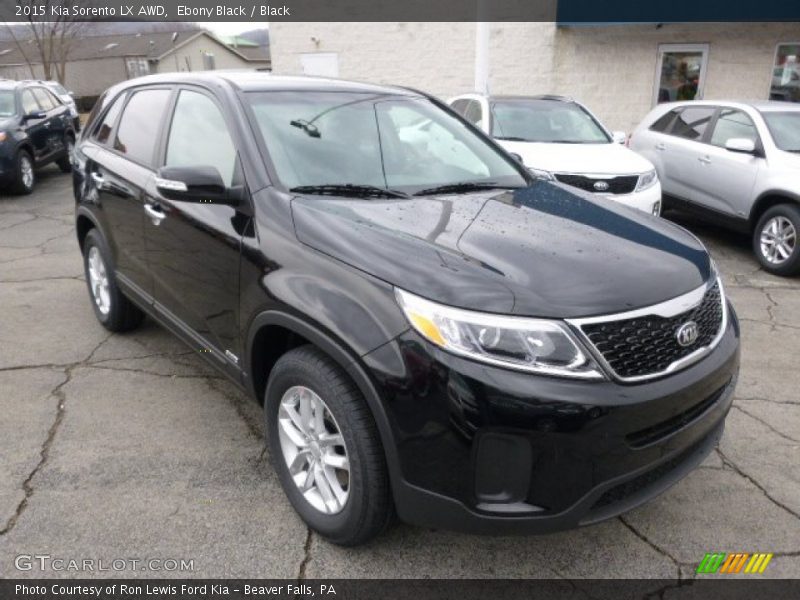 Front 3/4 View of 2015 Sorento LX AWD