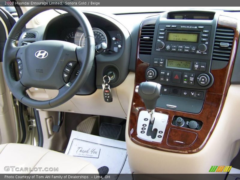 Sonora Gold / Beige 2008 Hyundai Entourage Limited