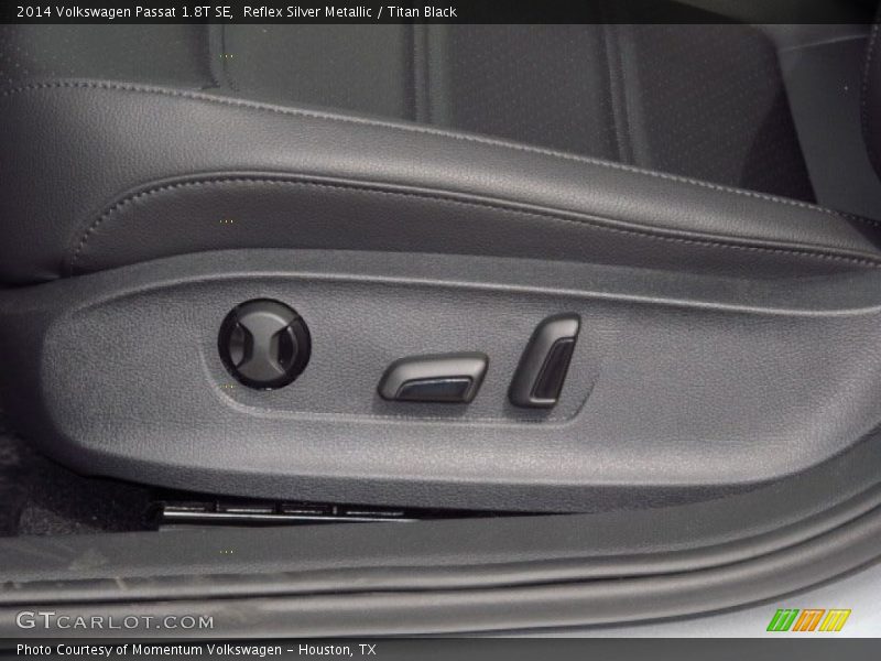 Reflex Silver Metallic / Titan Black 2014 Volkswagen Passat 1.8T SE