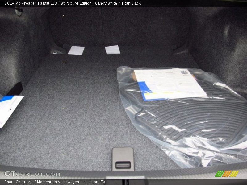 Candy White / Titan Black 2014 Volkswagen Passat 1.8T Wolfsburg Edition