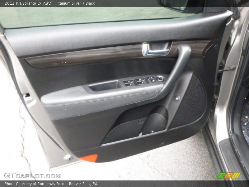 Titanium Silver / Black 2012 Kia Sorento LX AWD
