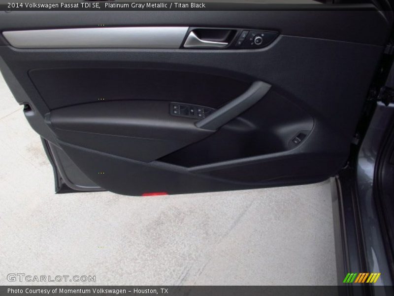 Platinum Gray Metallic / Titan Black 2014 Volkswagen Passat TDI SE