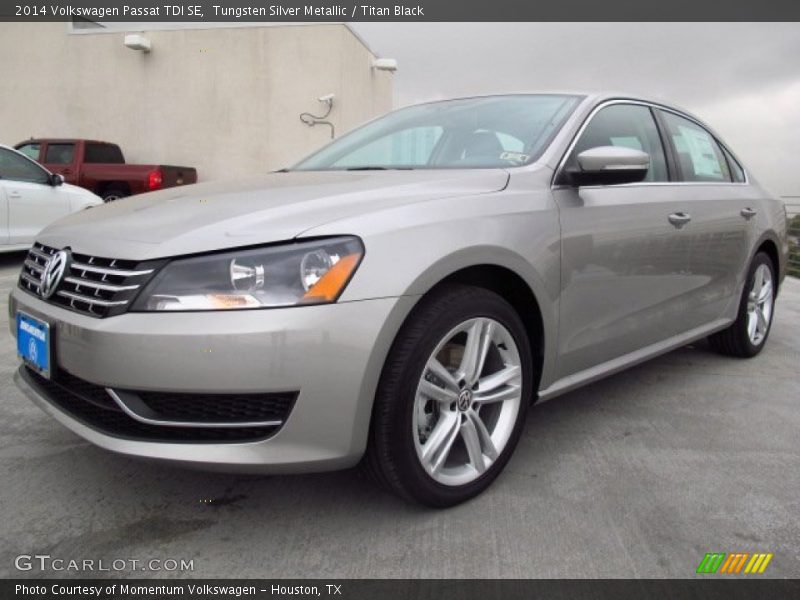 Tungsten Silver Metallic / Titan Black 2014 Volkswagen Passat TDI SE