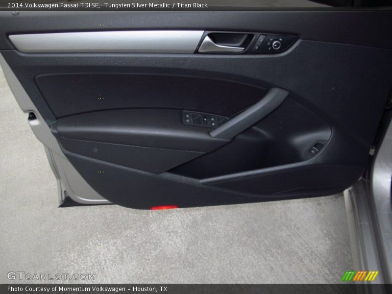 Tungsten Silver Metallic / Titan Black 2014 Volkswagen Passat TDI SE