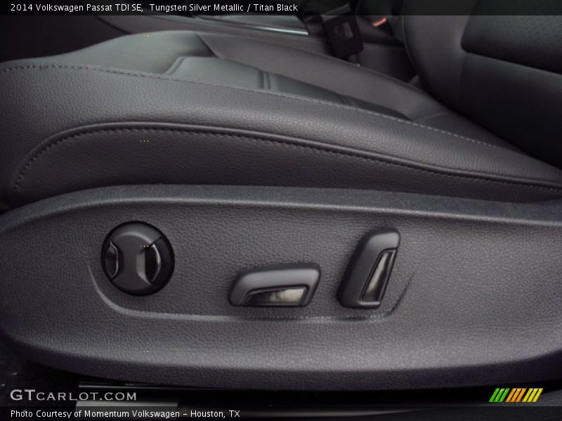 Tungsten Silver Metallic / Titan Black 2014 Volkswagen Passat TDI SE