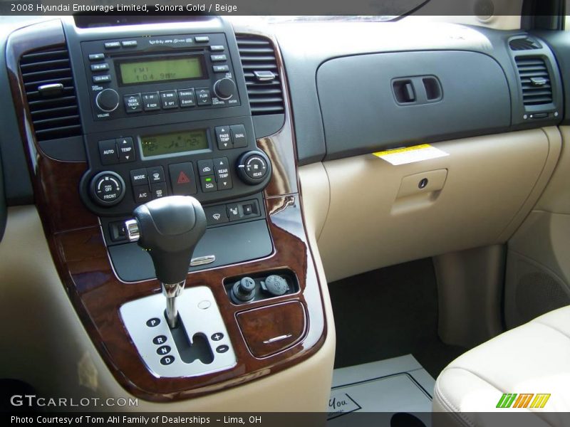 Sonora Gold / Beige 2008 Hyundai Entourage Limited