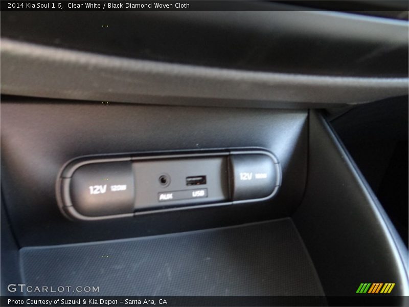Clear White / Black Diamond Woven Cloth 2014 Kia Soul 1.6