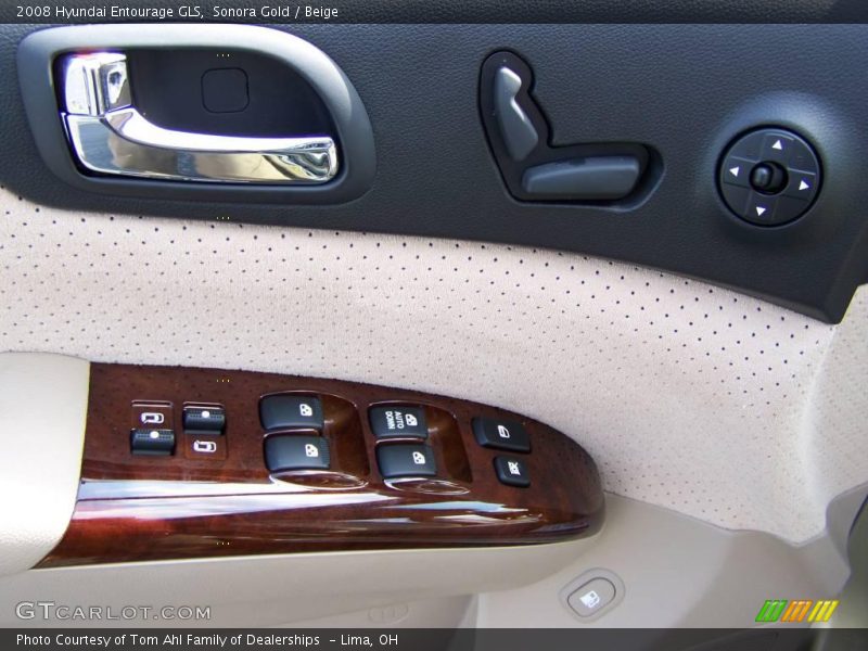 Sonora Gold / Beige 2008 Hyundai Entourage GLS
