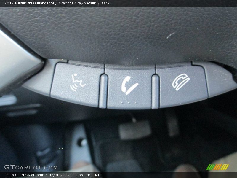 Graphite Gray Metallic / Black 2012 Mitsubishi Outlander SE