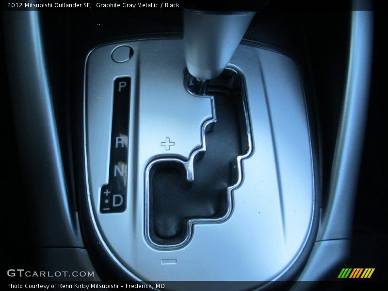 Graphite Gray Metallic / Black 2012 Mitsubishi Outlander SE