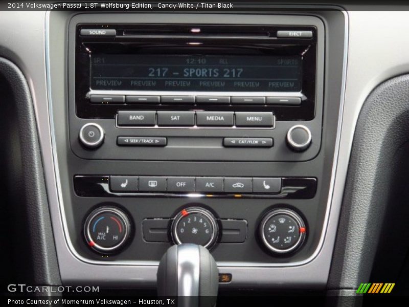 Candy White / Titan Black 2014 Volkswagen Passat 1.8T Wolfsburg Edition