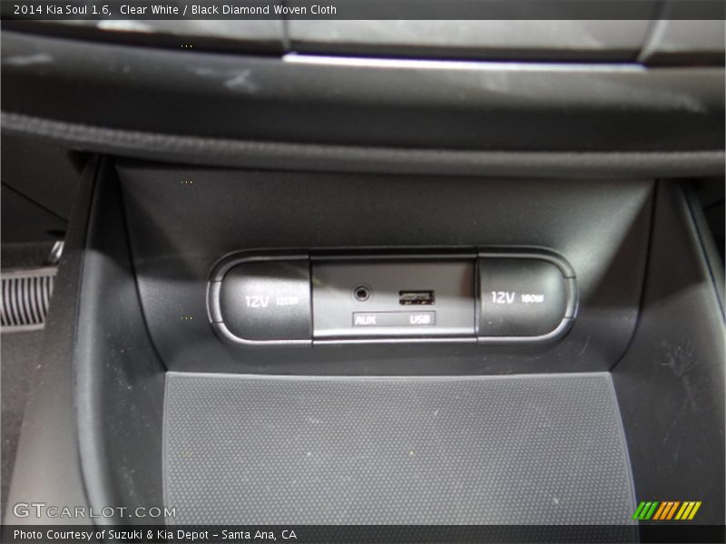 Clear White / Black Diamond Woven Cloth 2014 Kia Soul 1.6