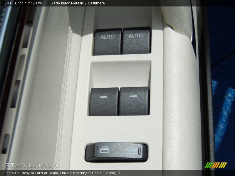 Tuxedo Black Metallic / Cashmere 2011 Lincoln MKZ FWD