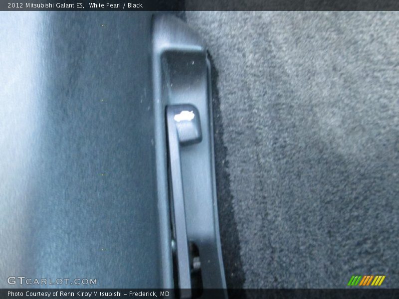 White Pearl / Black 2012 Mitsubishi Galant ES