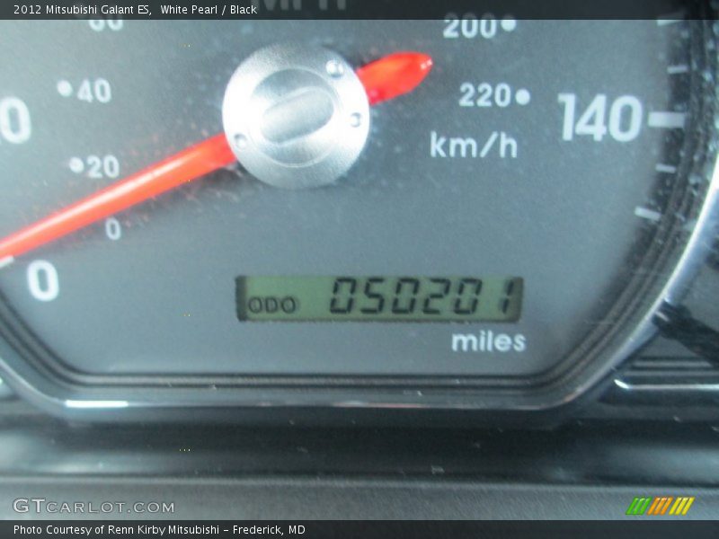 White Pearl / Black 2012 Mitsubishi Galant ES