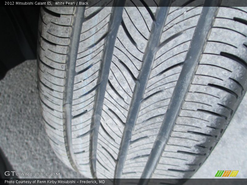 White Pearl / Black 2012 Mitsubishi Galant ES