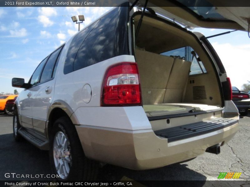 Oxford White / Camel 2013 Ford Expedition XLT