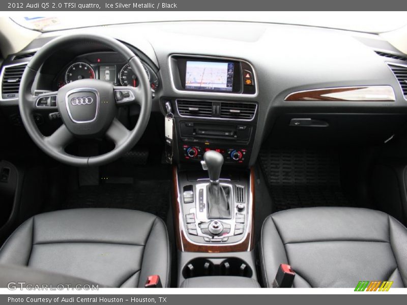 Dashboard of 2012 Q5 2.0 TFSI quattro