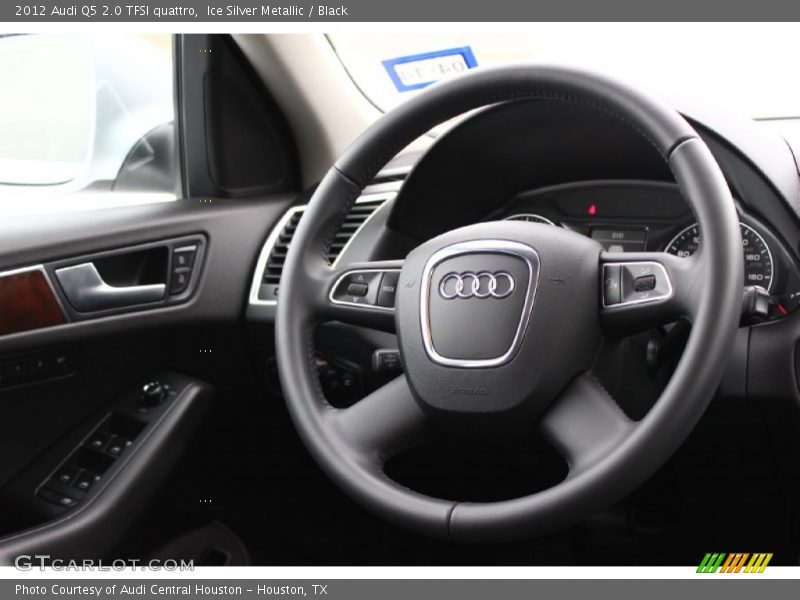  2012 Q5 2.0 TFSI quattro Steering Wheel