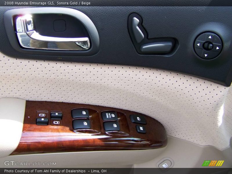 Sonora Gold / Beige 2008 Hyundai Entourage GLS