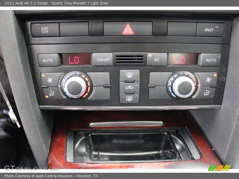 Controls of 2011 A6 3.2 Sedan