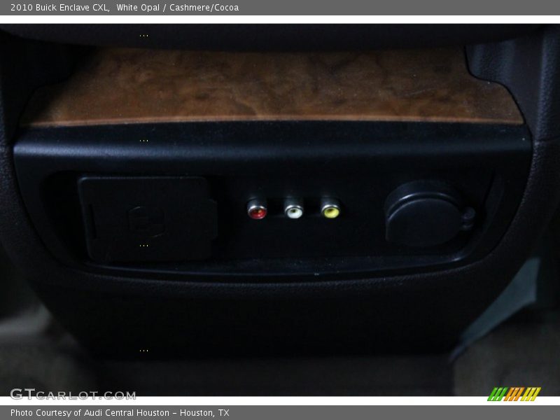 White Opal / Cashmere/Cocoa 2010 Buick Enclave CXL