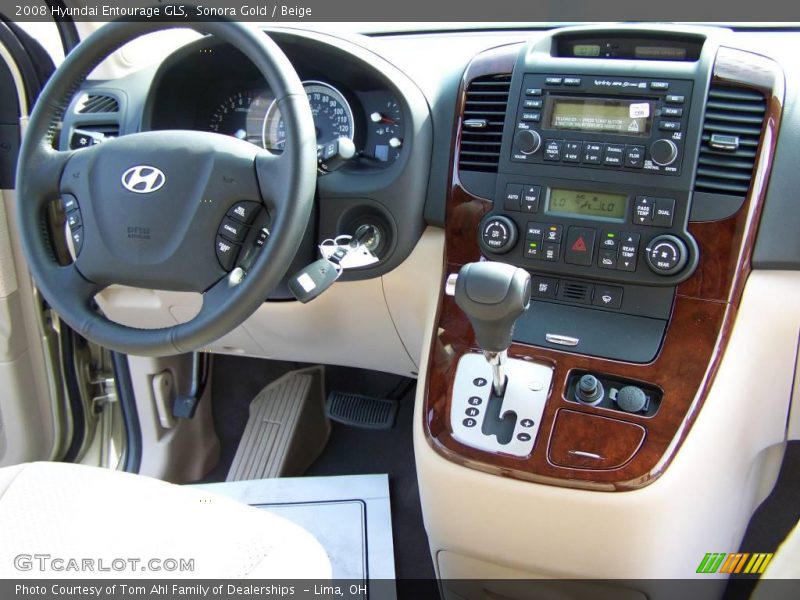 Sonora Gold / Beige 2008 Hyundai Entourage GLS