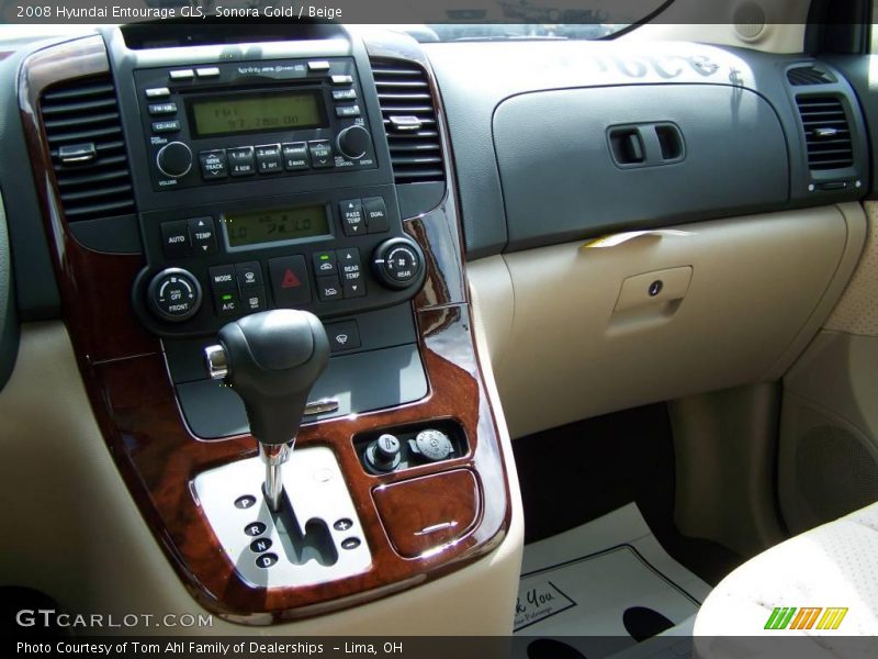 Sonora Gold / Beige 2008 Hyundai Entourage GLS