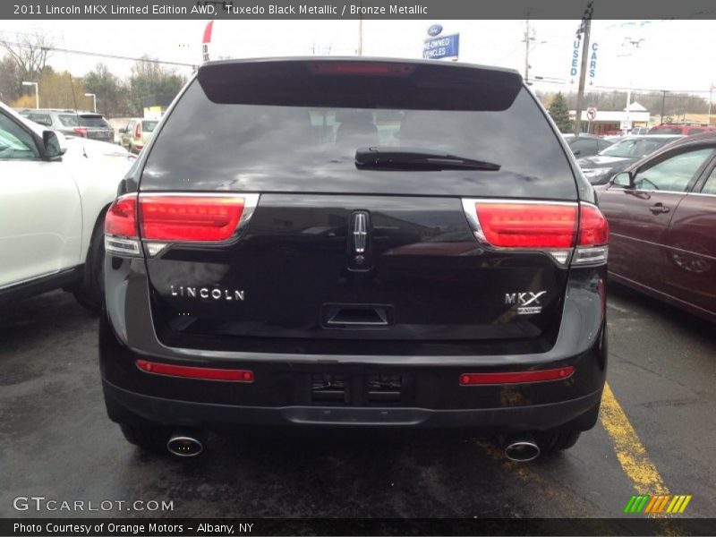 Tuxedo Black Metallic / Bronze Metallic 2011 Lincoln MKX Limited Edition AWD