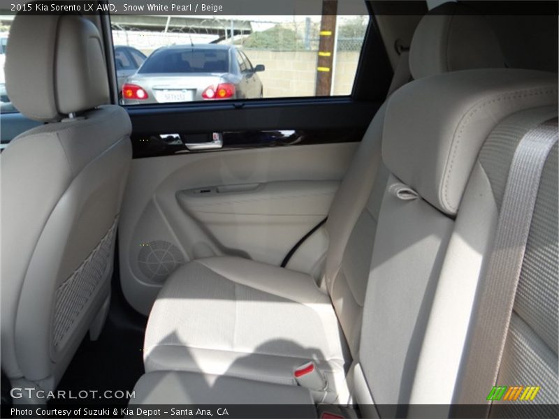 Snow White Pearl / Beige 2015 Kia Sorento LX AWD