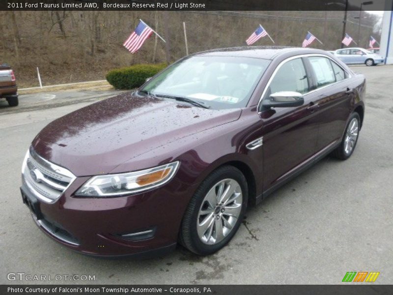 Front 3/4 View of 2011 Taurus Limited AWD