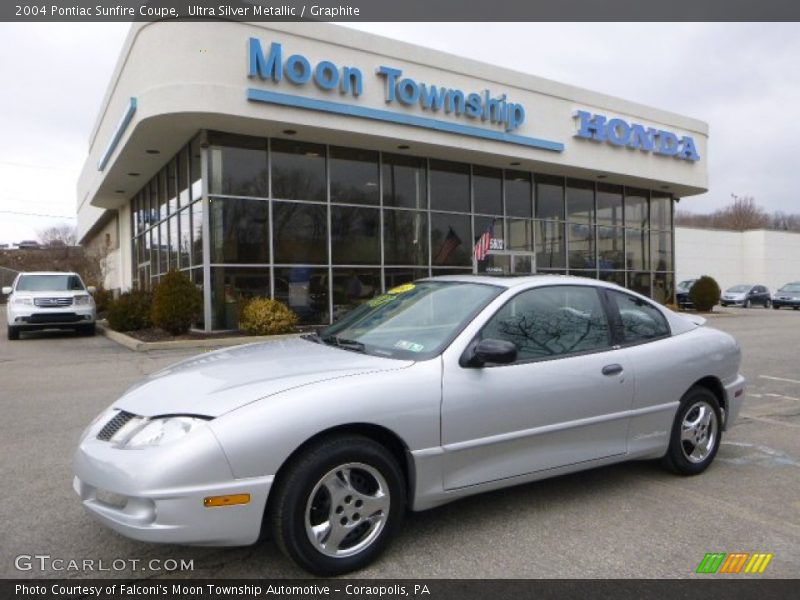 Ultra Silver Metallic / Graphite 2004 Pontiac Sunfire Coupe