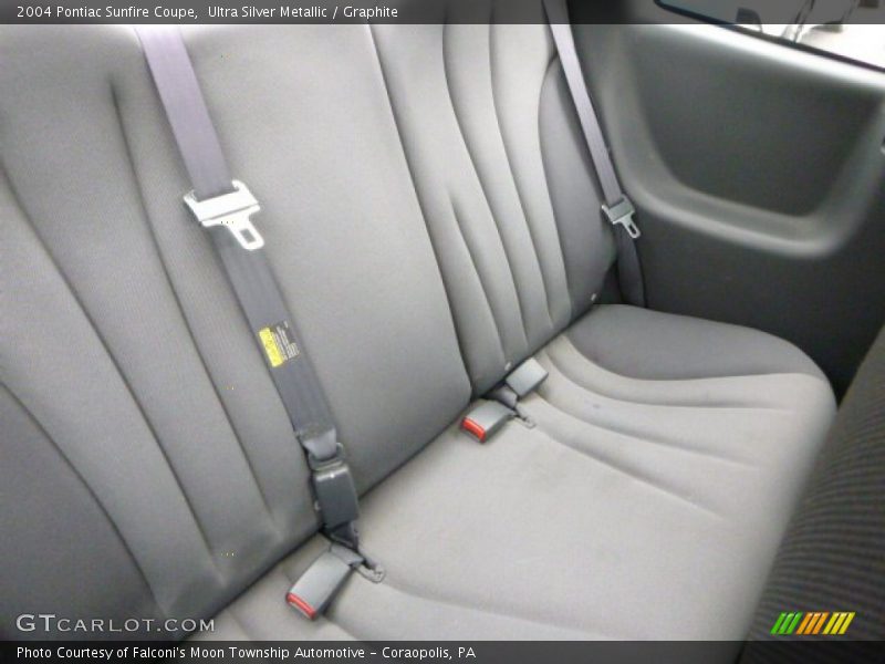 Ultra Silver Metallic / Graphite 2004 Pontiac Sunfire Coupe