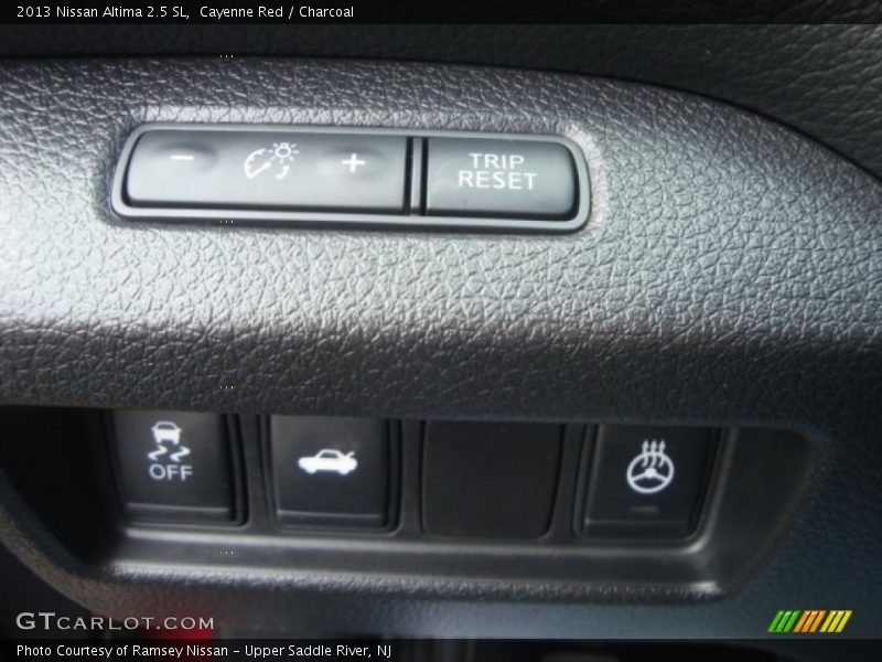 Cayenne Red / Charcoal 2013 Nissan Altima 2.5 SL