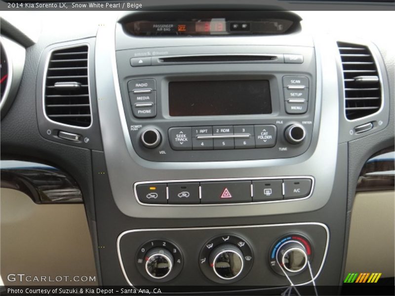 Snow White Pearl / Beige 2014 Kia Sorento LX