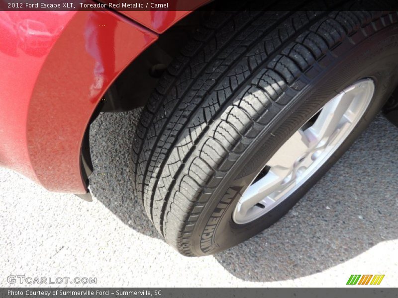 Toreador Red Metallic / Camel 2012 Ford Escape XLT