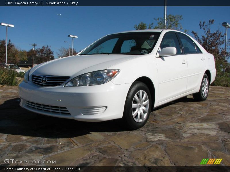 Super White / Gray 2005 Toyota Camry LE