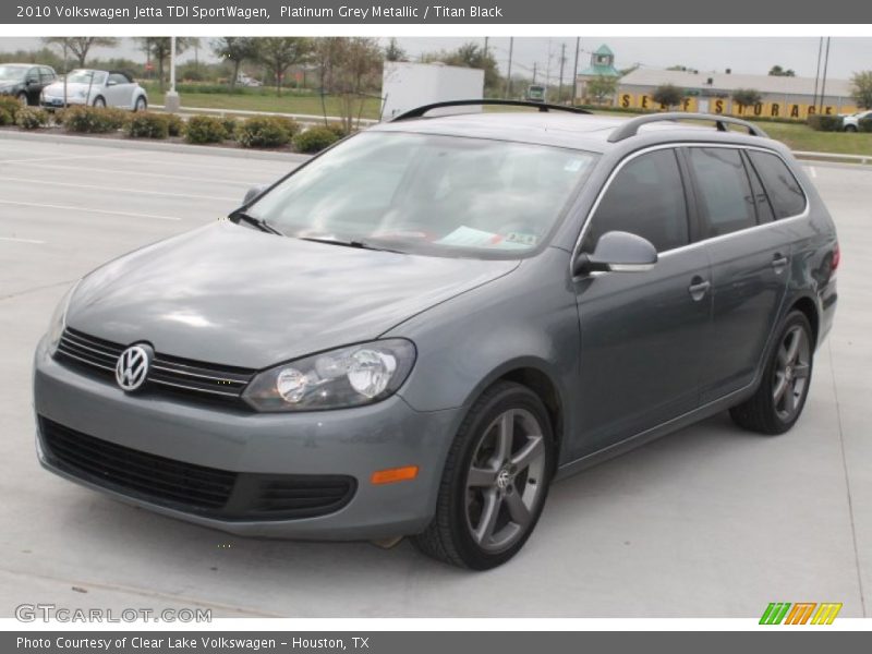 Front 3/4 View of 2010 Jetta TDI SportWagen