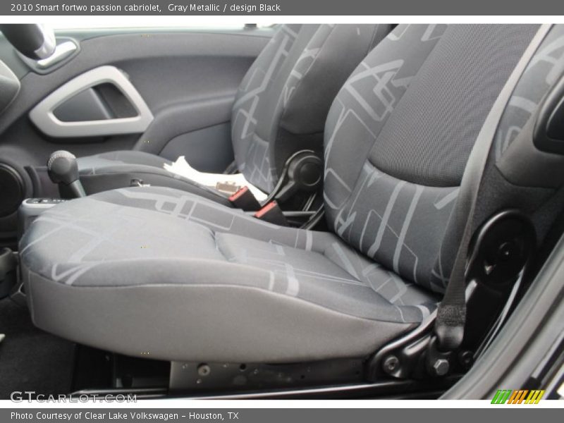 Front Seat of 2010 fortwo passion cabriolet