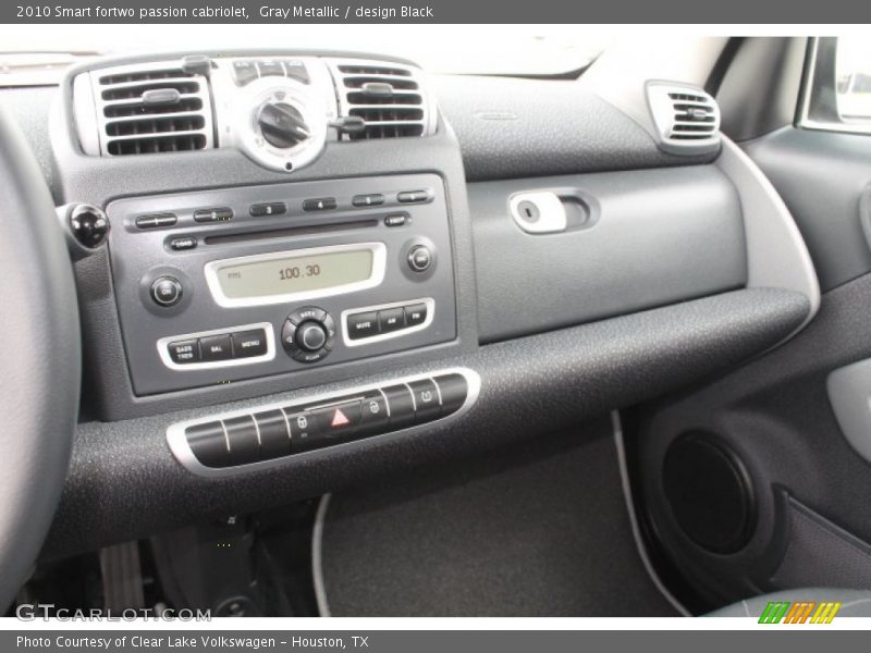 Dashboard of 2010 fortwo passion cabriolet