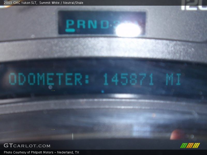 Summit White / Neutral/Shale 2003 GMC Yukon SLT