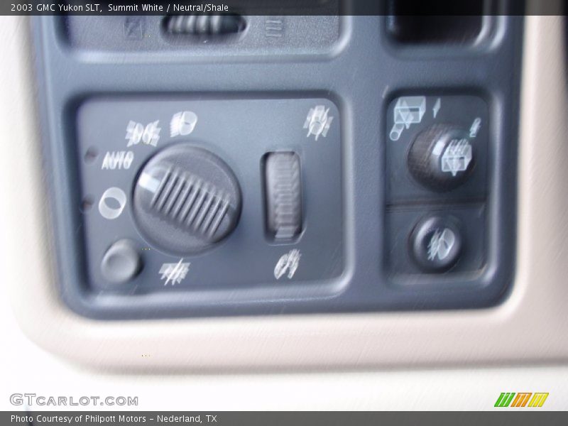 Summit White / Neutral/Shale 2003 GMC Yukon SLT