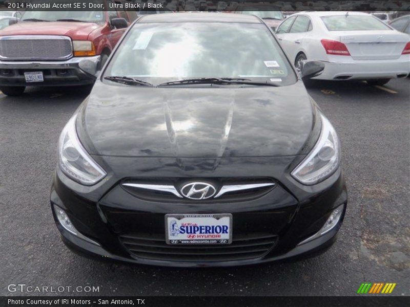 Ultra Black / Black 2014 Hyundai Accent SE 5 Door