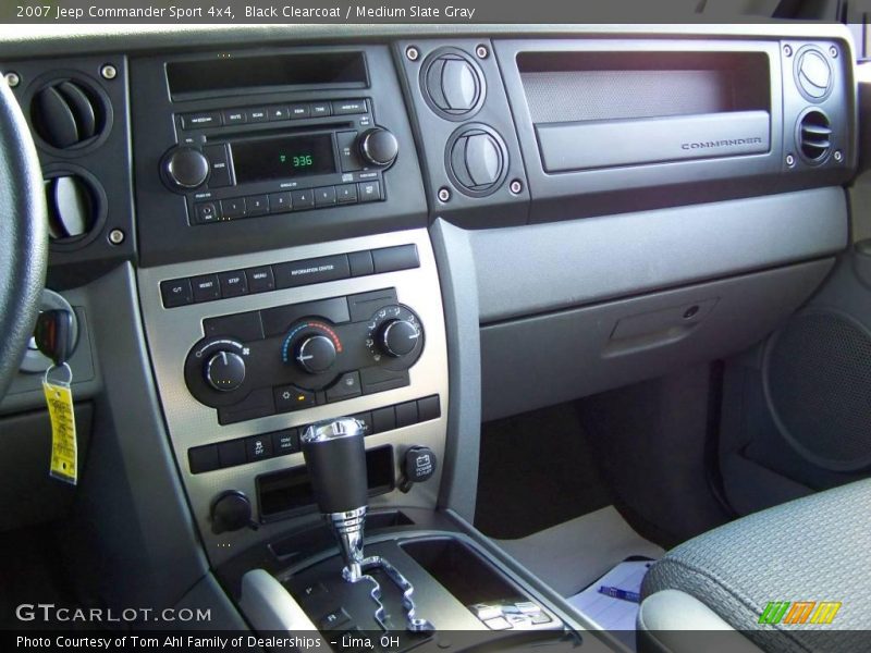 Black Clearcoat / Medium Slate Gray 2007 Jeep Commander Sport 4x4