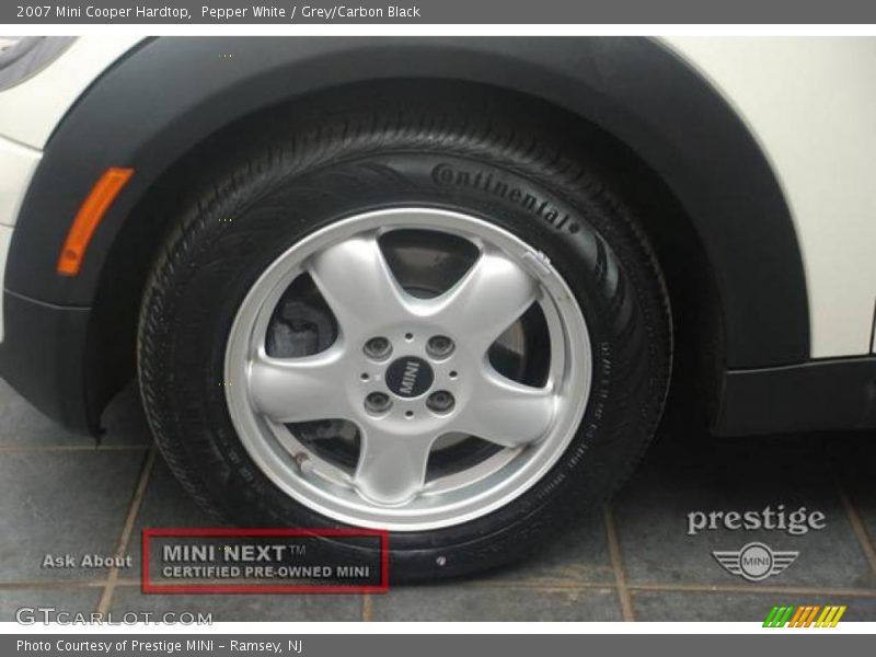 Pepper White / Grey/Carbon Black 2007 Mini Cooper Hardtop