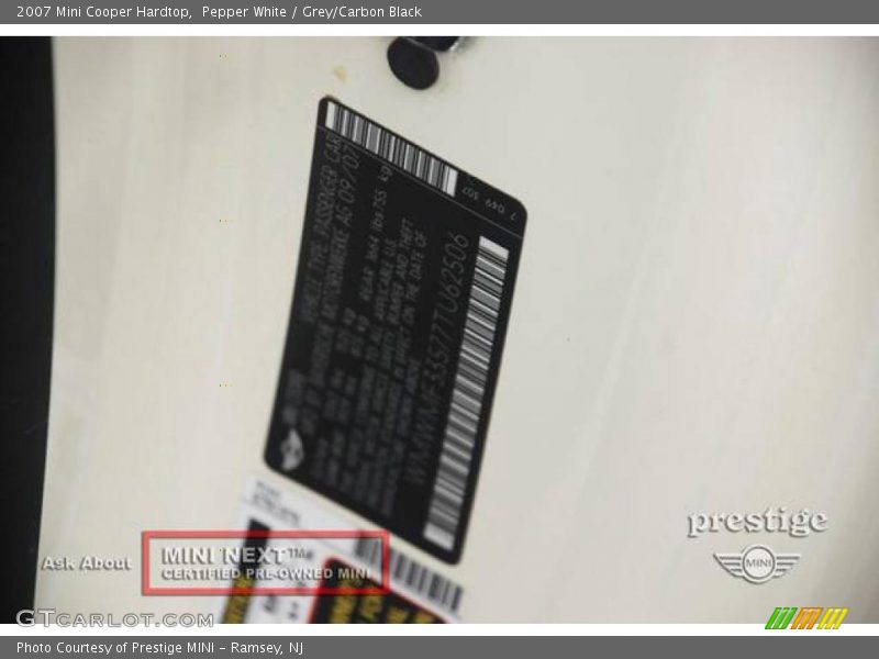 Pepper White / Grey/Carbon Black 2007 Mini Cooper Hardtop