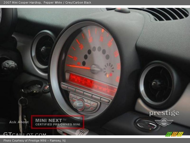 Pepper White / Grey/Carbon Black 2007 Mini Cooper Hardtop
