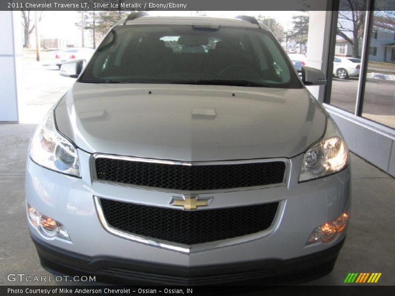 Silver Ice Metallic / Ebony/Ebony 2011 Chevrolet Traverse LT